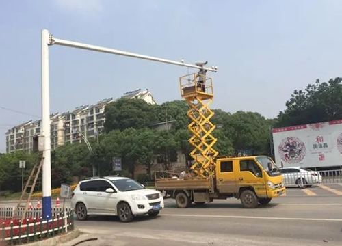 道路監控桿